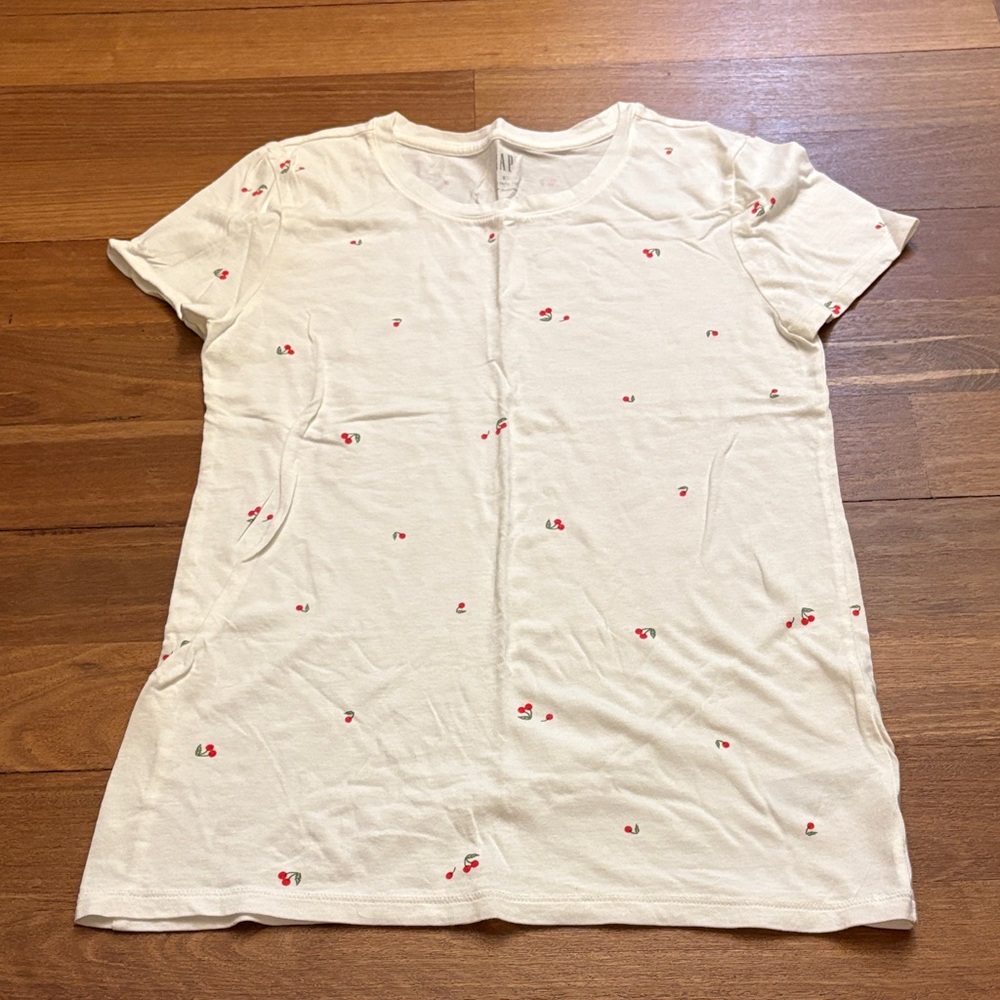 GAP Cream Short Sleeve Tee with cherry print